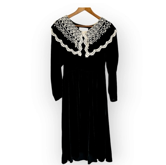 Jessica McClintock Dresses & Skirts - Vintage Jessica McClintock Dress Black Velvet Whimsigoth Dark Academia Size 6